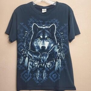 Blue wolf tee with‎ feathers and tribal pattern